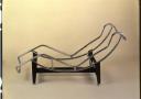 Chaise longue B306/LC4, Le Corbusier/Jeanneret/Perriand, 1928, édition Thonet, Autriche, 1930-36, puis Cassina, Italie, à partir de 1965, photo: L. Sully-Jaumes, musée des Arts décoratifs