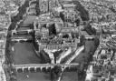 Les deux bras de la Seine vers l'amont et l'île de la Cité, 1957, collection Musée Carnavalet - (c) PMVP/Degrâces