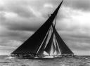 Deux Class J américains, Rainbow et Yankee pendant un entraînement, 1934, Mystic Seaport, Rosenfeld Collecion, Mystic, CT, USA