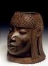 Tête commémorative d'un roi (uhunmwun-elao). Royaume du Bénin, Nigeria, XVIe-XVIIe siècle. Fonte, 20 x 19 x 22 cm (c) Ethnologisches Museum - Staatliche Museen zu Berlin (coll. Eduard Schmidt) / Photo: Martin Franken