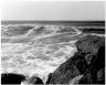 Robert ADAMS, On the South Jetty, 1990-91, tirage 1992. Série Time Passes. 22,5 x 27,9 cm. Tirage argentique. Exposition On the Edge, Fondation Cartier pour l'art contemporain, Paris, du 16 novembre 2007 au 27 janvier 2008 (c) Robert Adams