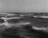 Robert ADAMS, From the South Jetty, 1990-91, tirage 1992. Série Time Passes. 22,5 x 27,9 cm. Tirage argentique. Exposition On the Edge, Fondation Cartier pour l'art contemporain, Paris, du 16 novembre 2007 au 27 janvier 2008 (c) Robert Adams