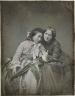 Attribué à Désiré-François Millet (actif entre 1850 et 1866), Céleste de Lory et Emma Gallois. Daguerréotype, 1852. Don de la Fondation Kodak-Pathé. Paris, musée d'Orsay (c) Patrice Schmidt, Paris, musée d'Orsay