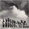 Michael Kenna. Moai, Study 16, Ahu Tongariki, Easter Island, 2000. BnF, dép. Estampes et Photographie (c) Michael Kenna