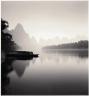 Michael Kenna. Lijiang River, Study 4, Guilin, China, 2006. BnF, dép. Estampes et Photographie (c) Michael Kenna