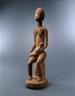 Maternité. Maître de la maternité rouge. Bois sculpté, pigments. Mali, ethnie Dogon (c) Musée du quai Branly / Photo Hughes Dubois
