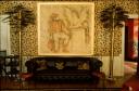 La Maison de Jean Cocteau à Milly-la-Forêt, vers 1992. Le salon avec la toile de Christian Bérard, Oedipe et le Sphinx jouant aux cartes, 1932. Photo Erica Lennard (c) Adagp, Paris 2010 / Avec l'aimable autorisation de Pierre Bergé, Président du Comité Jean Cocteau