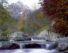 Au loin, une montagne puissante, acérée, et à son pied coule une rivière, placide, tranquille, douce. 'Je crois que ces contrastes sont des attraits qu'ont en commun le photographe et le chercheur: souvent l'esthétique d'un site traduit un intérêt scientifique fort'. En formant le dernier éperon alpin avant la mer, les parcs du Mercantour et Alpi Marittime jouissent d'une situation géographique privilégiée qui crée une diversité de paysages unique (c) Philippe Richaud PNM