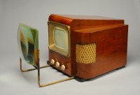 Récepteur de télévision type 441 et loupe accessoire, 1947 (c) Musée des arts et métiers 