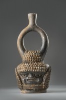 Bouteille à effigie avec une anse-étrier, 3500-500 av. J.-C.. Céramique Culture Mayo Chinchipe-Marañón Copyright : © musée du quai Branly, photo Christoph Hirtz