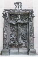 La Porte de l’Enfer, 1880-vers 1890, bronze, fonte réalisée par la fonderie Alexis Rudier en 1928 pour les collections du musée, S.01304, © musée Rodin, ph. J. de Calan DES FORMES VIVANTES, EN DEHORS DE LA PORTE 19—Le Vieil Arbre, avant 1896, bronze (fonte au sable, George Rudier, avant 1986), S.02892, ©musée Rodin, ph. C. Baraja DES FORMES VIVANTES, EN DEHORS DE LA PORTE 20— Paolo et Francesca dans les nuages, 1904-1905, marbre, S.01147, © musée Rodin, ph. C. Baraja