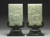 Paire d’écrans de table à décor d’éléphant et de prunier. Chine, Dynastie Qing, règne de Qianlong (1736-1795) Jade © Musée national du Palais, Taipei