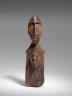 Figurine okvik avec une tête sur l'estomac. Ivoire. Okvik. 250 avant J.-C. - 100 après J.-C.. Rock Foundation, New York