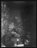 Paul Pelliot dans la grotte des livres par Charles Nouette. Chine, province du Gansu, Dunhuang, grotte aux manuscrits, entre le 25 février et le 27 mai 1908. Epreuve à la gélatine sur papier. Paris, musée Guimet, archives photographiques
