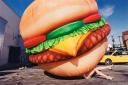 Death by Hamburger, série After Pop, 2001 (c) David LaChapelle