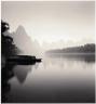 Michael Kenna. Lijiang River, Study 4, Guilin, China, 2006. BnF, dép. Estampes et Photographie (c) Michael Kenna