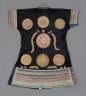 Veste de lune pour jeune fille. Chine du Sud-Ouest, minorité Dong, XIXe s. Musée Guimet, legs verbal de Krishna Riboud, 2003 (c) Thierry Ollivier / RMN